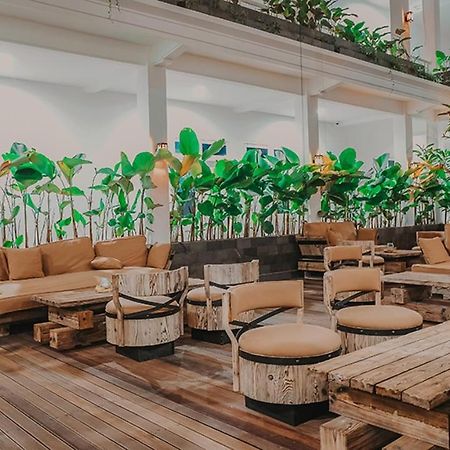 กาเบราส ลักชัวรี บาย อมิทยา Hotel Sumenep ภายนอก รูปภาพ